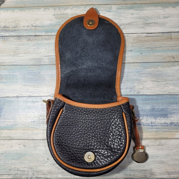 Dooney & Bourke Big Duck Bag. - Picture 3 of 13